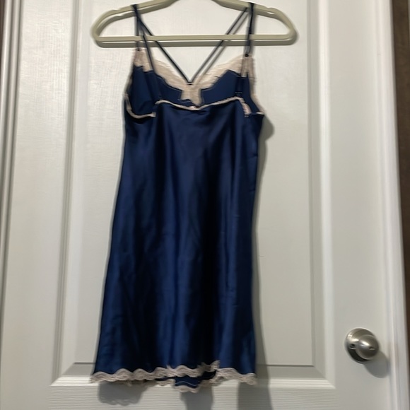 Y2K Victoria’s Secret Slip Nightie - Picture 2 of 3